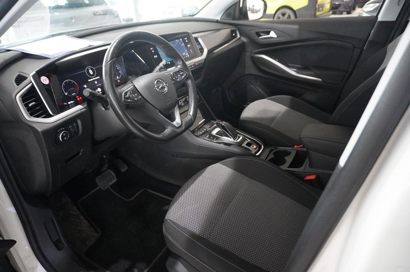 Fahrzeugabbildung Opel Grandland (X) 1.5D BUSINESS NAVI/LED/KAMERA/DAB