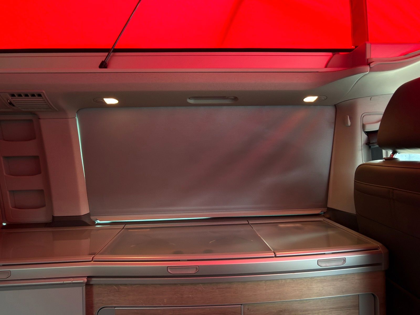 Fahrzeugabbildung Volkswagen T6.1 California Ocean 2.0 TDI Hub Küche Markise