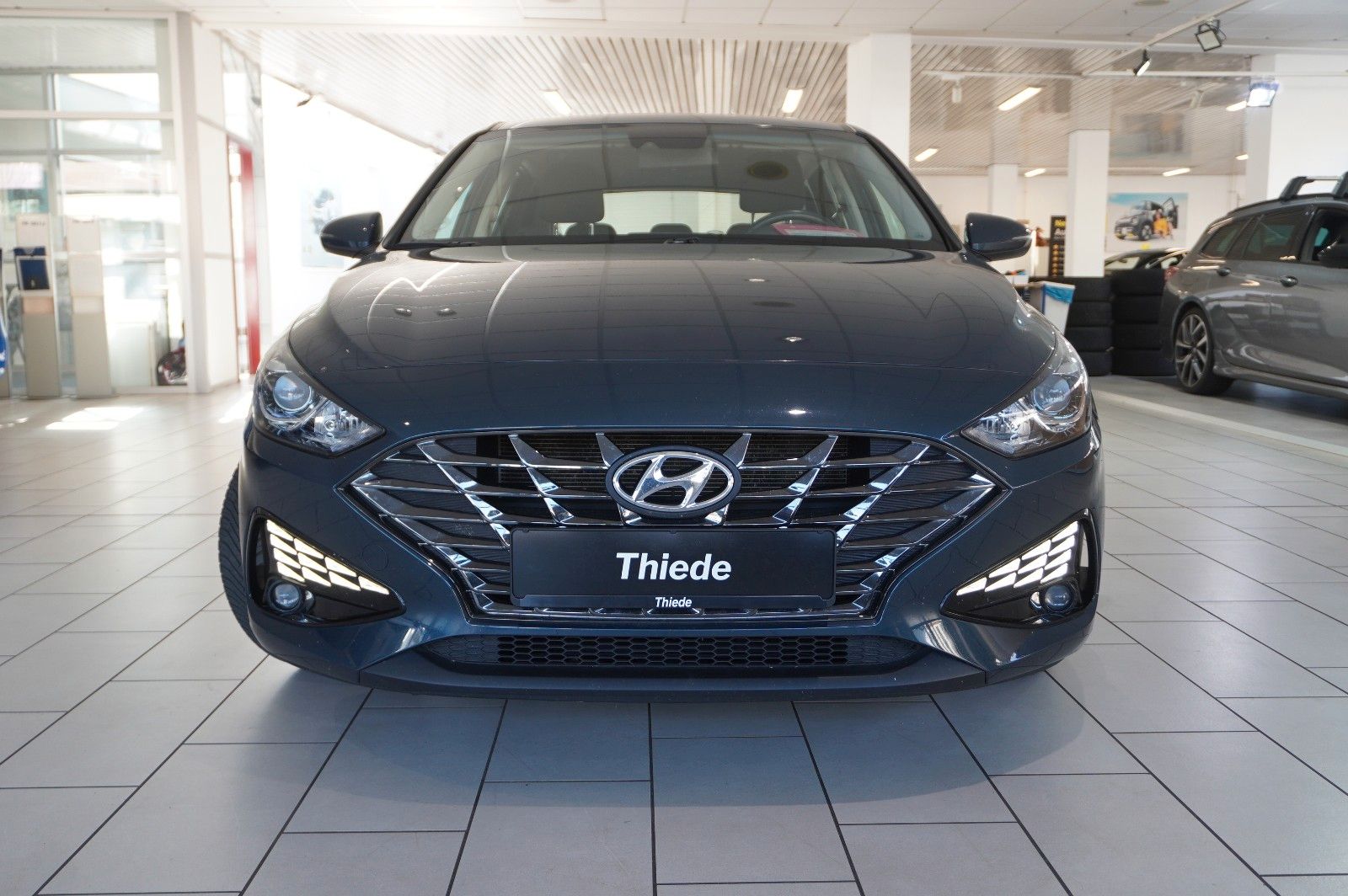 Fahrzeugabbildung Hyundai i30 1.5 T-GDI PURE NAVI/LED/KAMERA/SPORT/SH/AHK