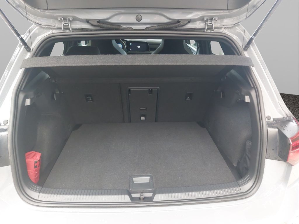 Fahrzeugabbildung Volkswagen Golf 2.0 TDI GTD Matrix Head Up Black Style ACC
