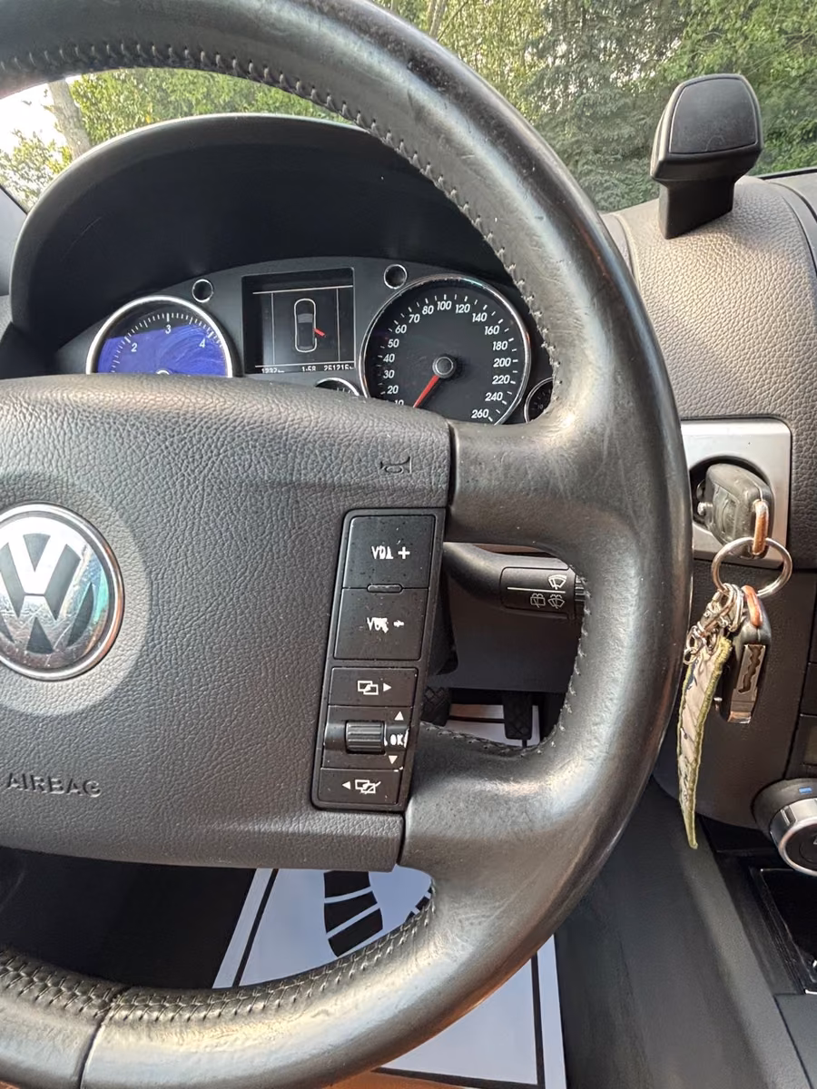 Volkswagen Touareg 2004 — photo 18