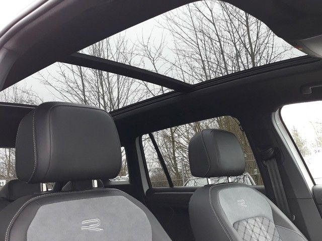 Fahrzeugabbildung Volkswagen Tiguan 2.0TDI DSG 4M R-Line PANO+AHK+STDHZ+++