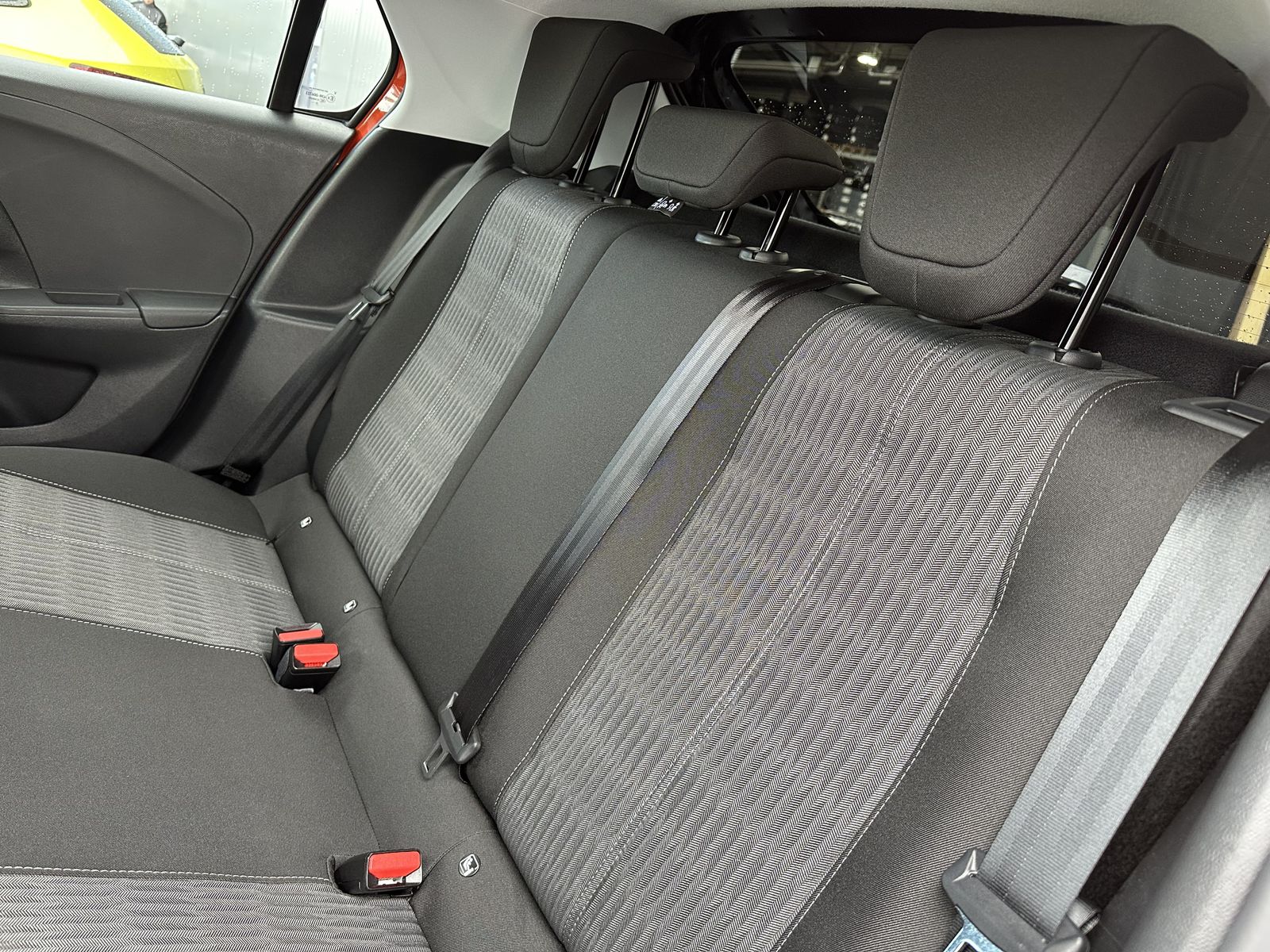 Fahrzeugabbildung Opel Corsa e Edition SHZ+180°-KAMERA+SHZ+STYLE-PAKET