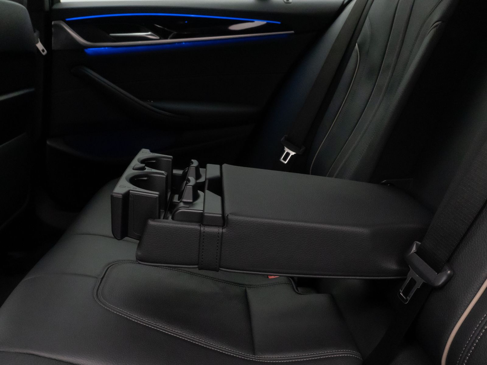 Fahrzeugabbildung BMW 520i M Sport Kamera DAB AHK Alarm Komfort 19Zoll