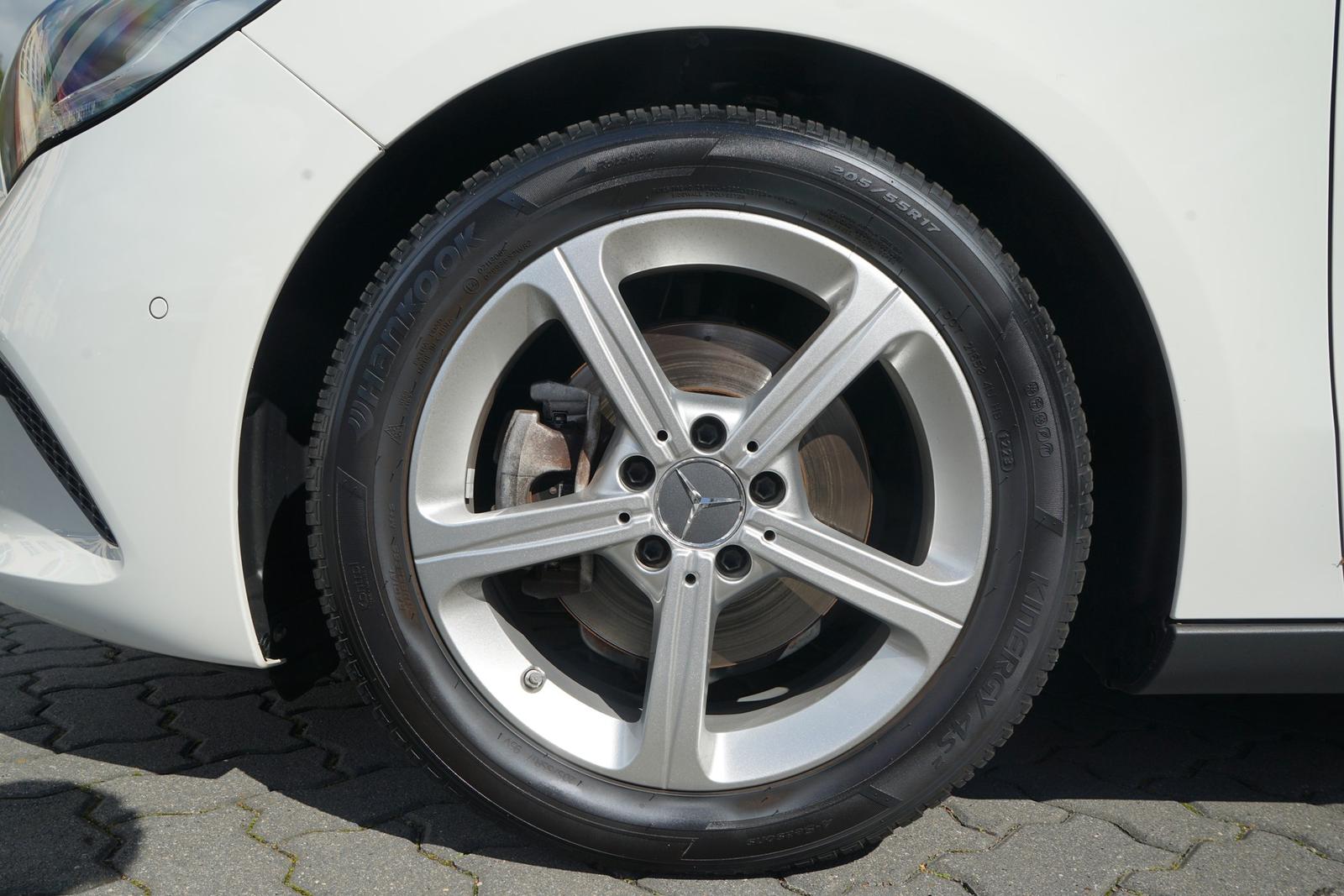Mercedes-Benz B200 7G-DCT LED Tempomat Sitzheizung Teilleder