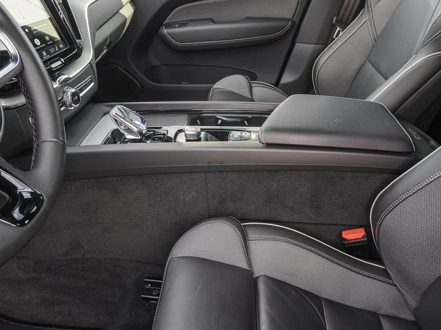 Volvo XC60 T8 AWD Black Edition Ultra Plug-in Hybrid