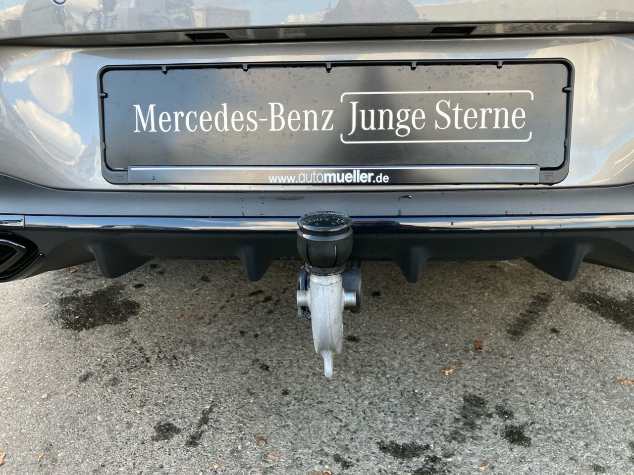Fahrzeugabbildung Mercedes-Benz CLA 200 d Coupé AMG+AHK+NIGHT+DISTR+MULTIB+KEYL+