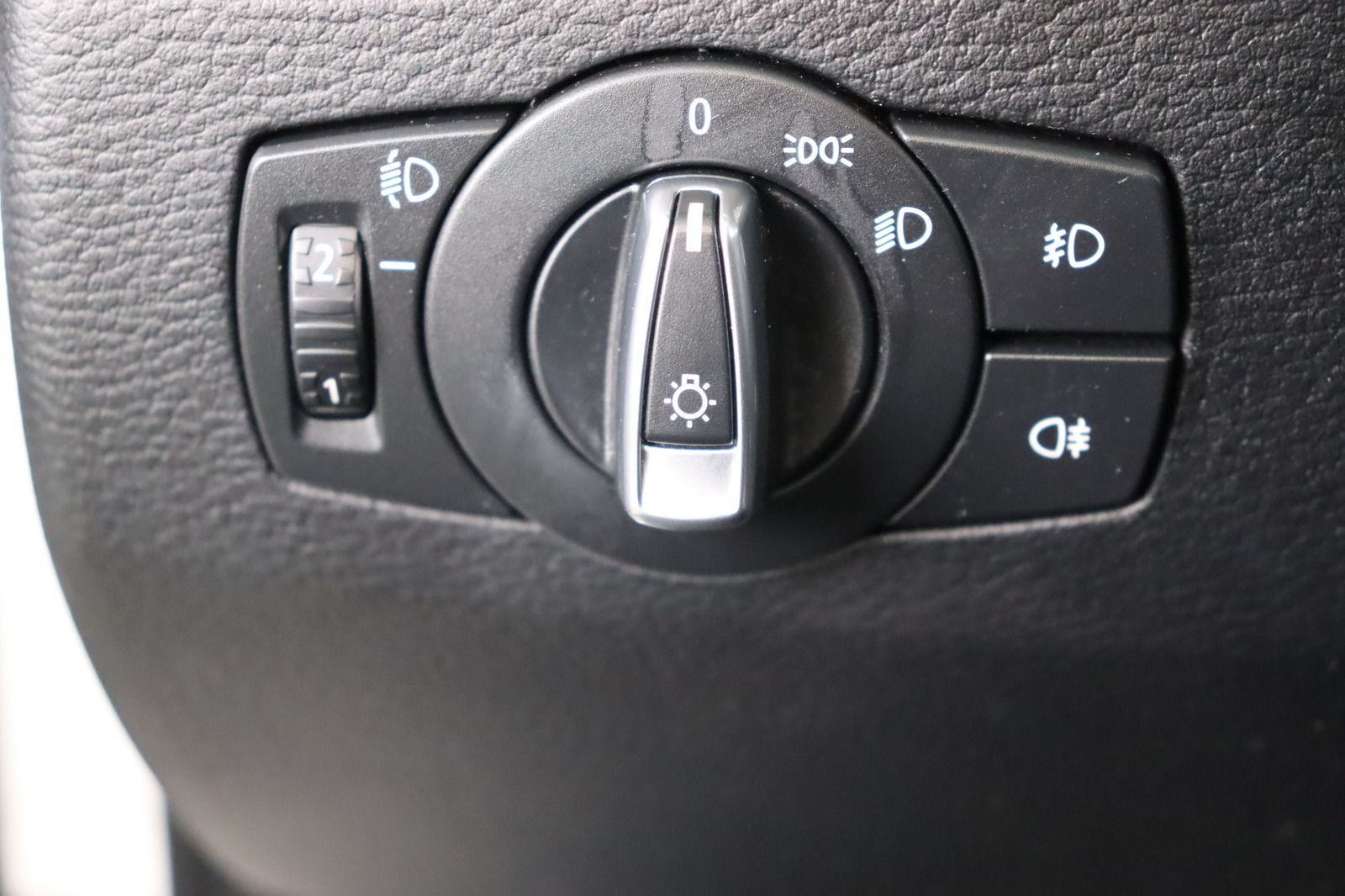 Fahrzeugabbildung BMW X1 sDrive 18i * Sitzhzg. * PDC