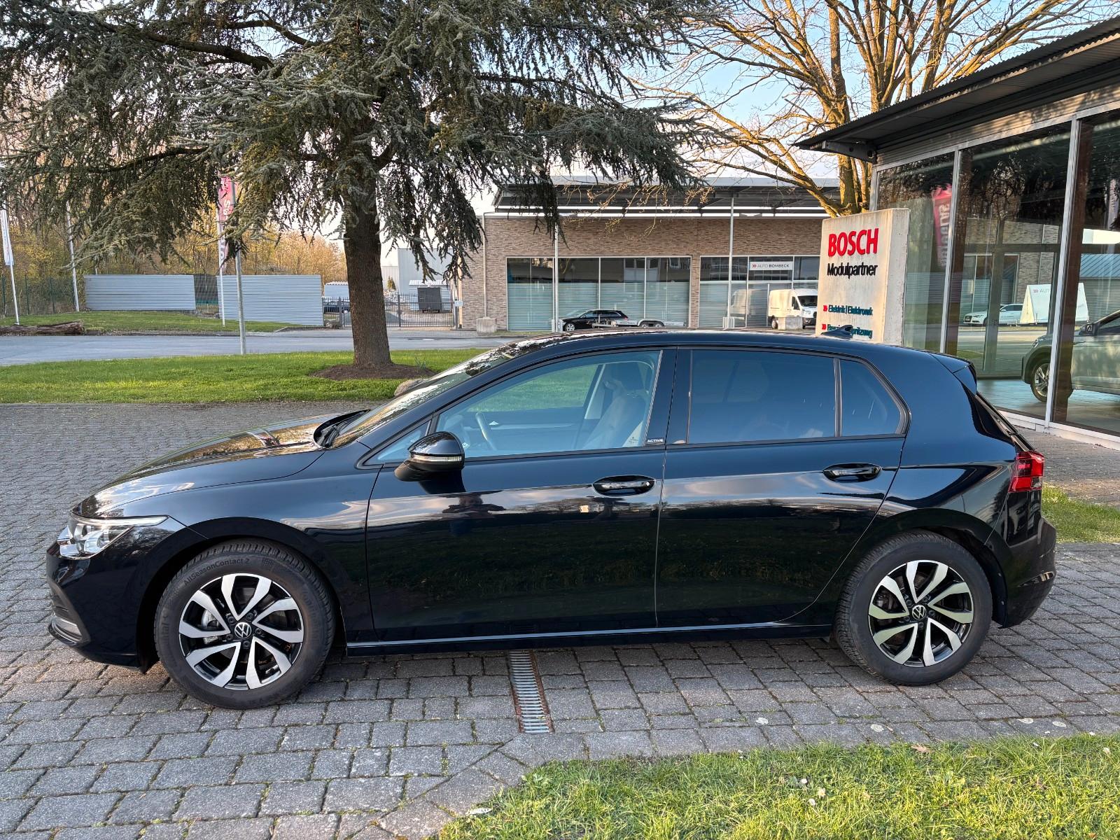 Volkswagen Golf VIII Lim. 1.5 TSI  Active AHK schwengbar,
