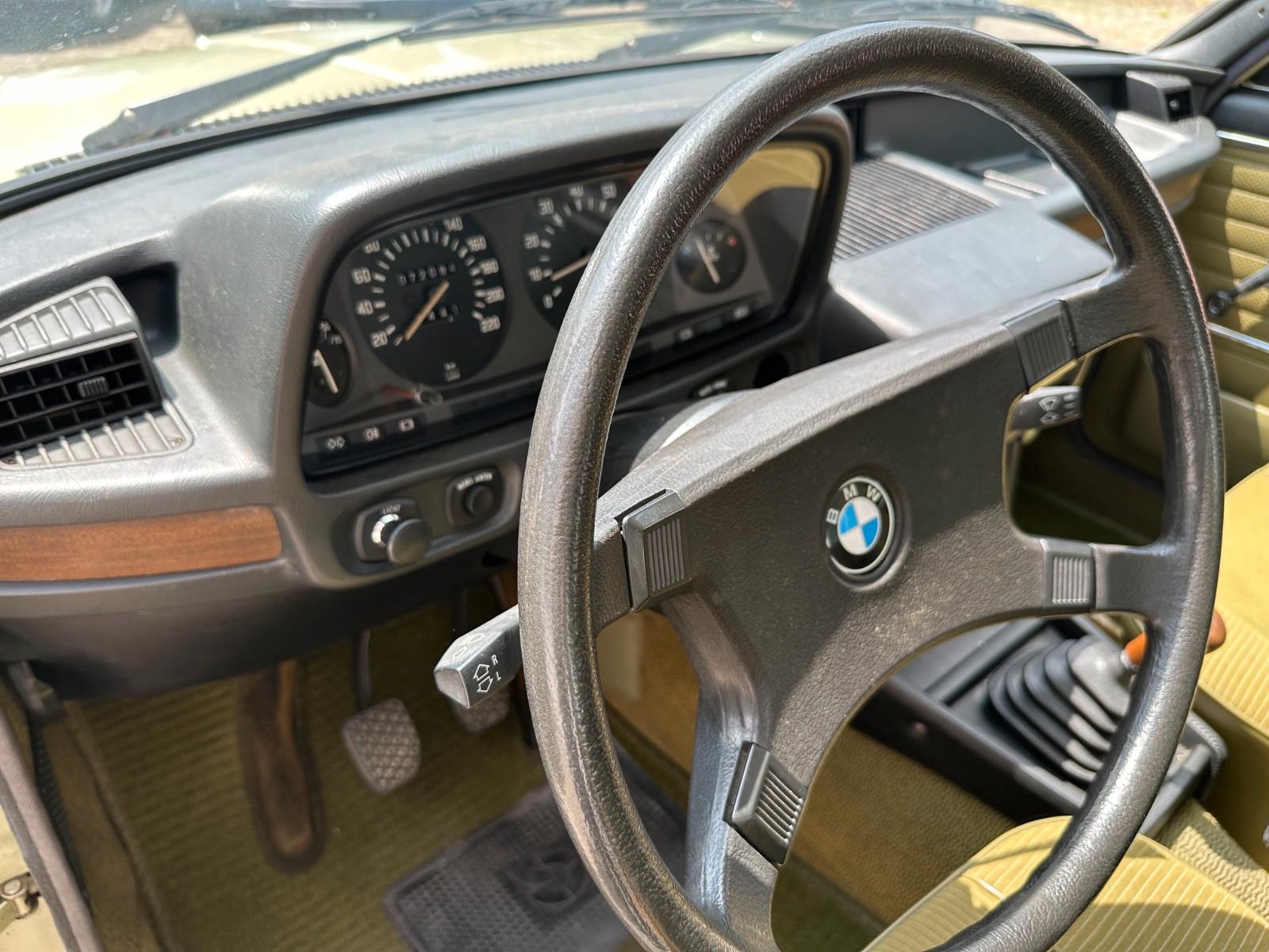 BMW 525 E12 150 CH BVM - TOIT OUVRANT