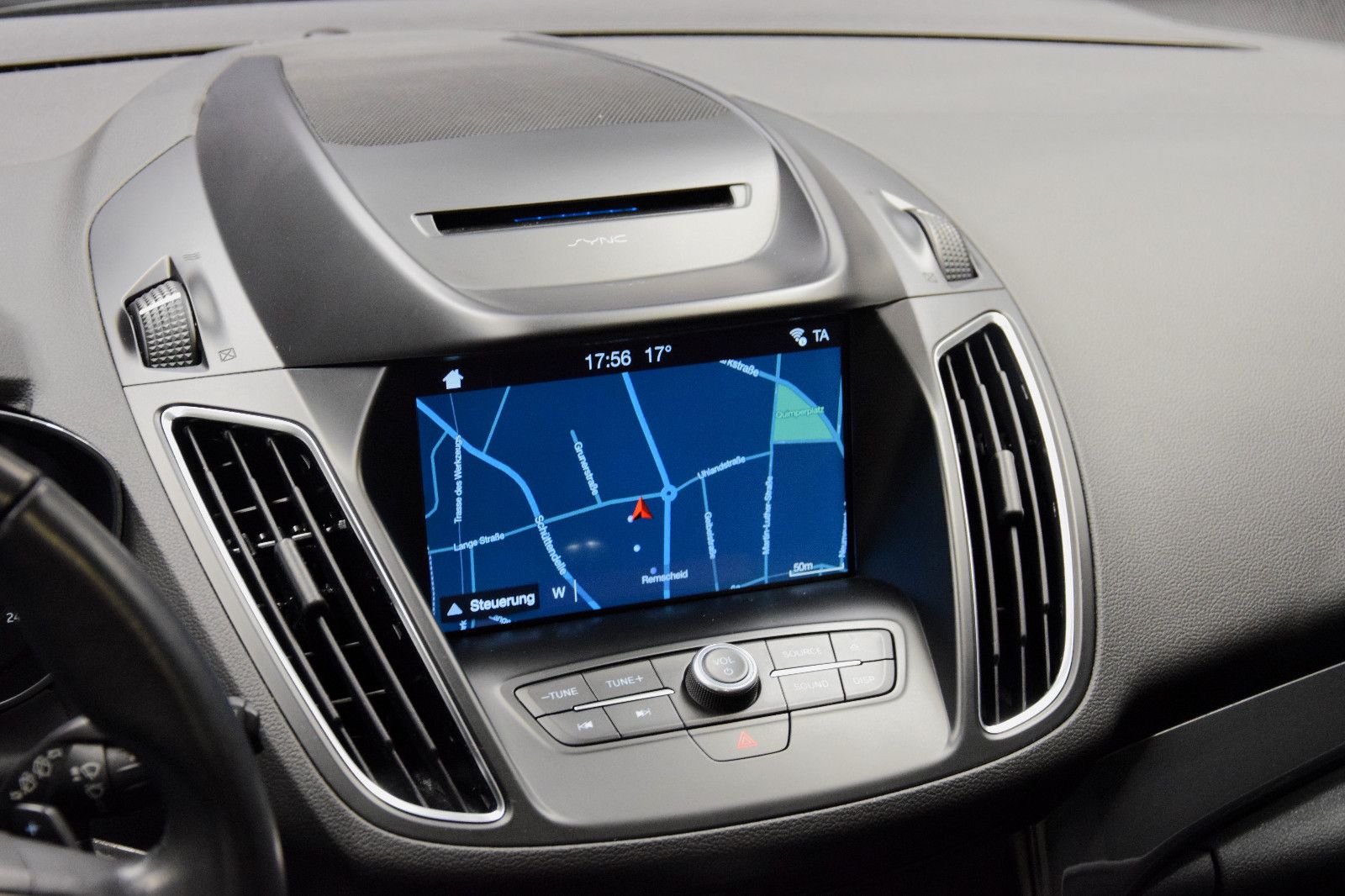 Fahrzeugabbildung Ford C-Max Titanium -defekte Kopfdichtung-Motor läuft