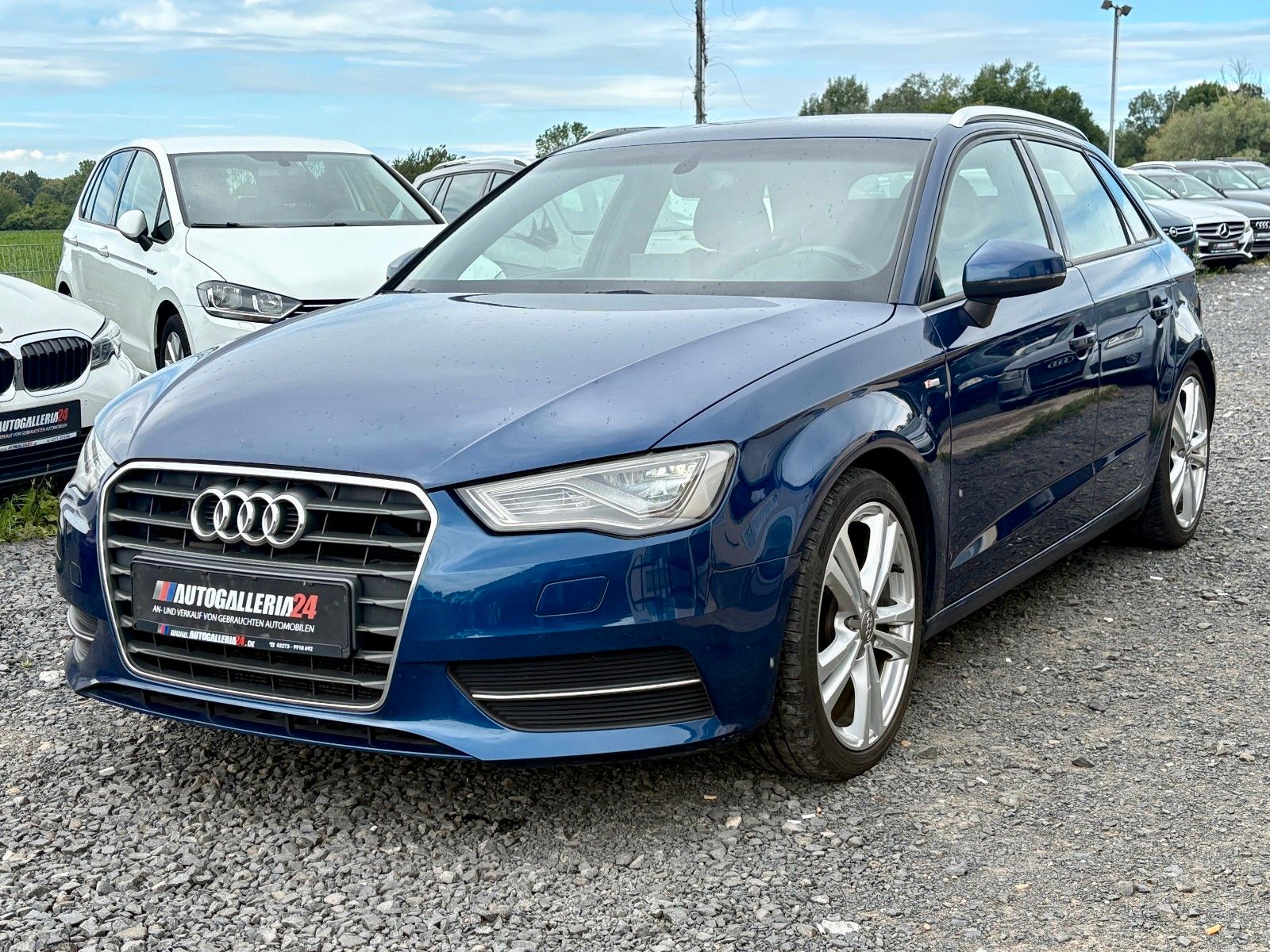 Fahrzeugabbildung Audi A3 1.6 TDI SPBK S LINE Navi Leder LED SPORTFWK