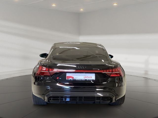 RS e-tron GT ,Headup,Nachtsicht,Allradlenkung,Ma