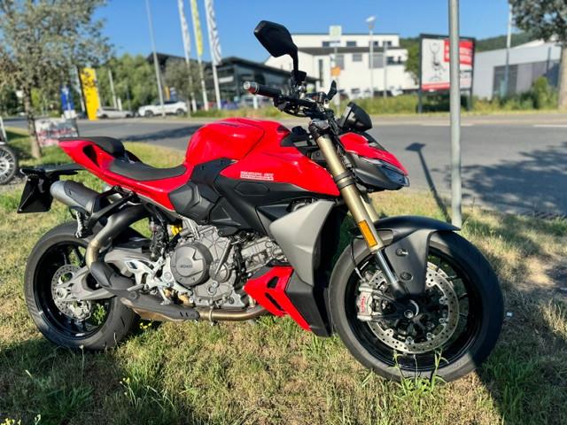 Ducati Streetfighter V2
