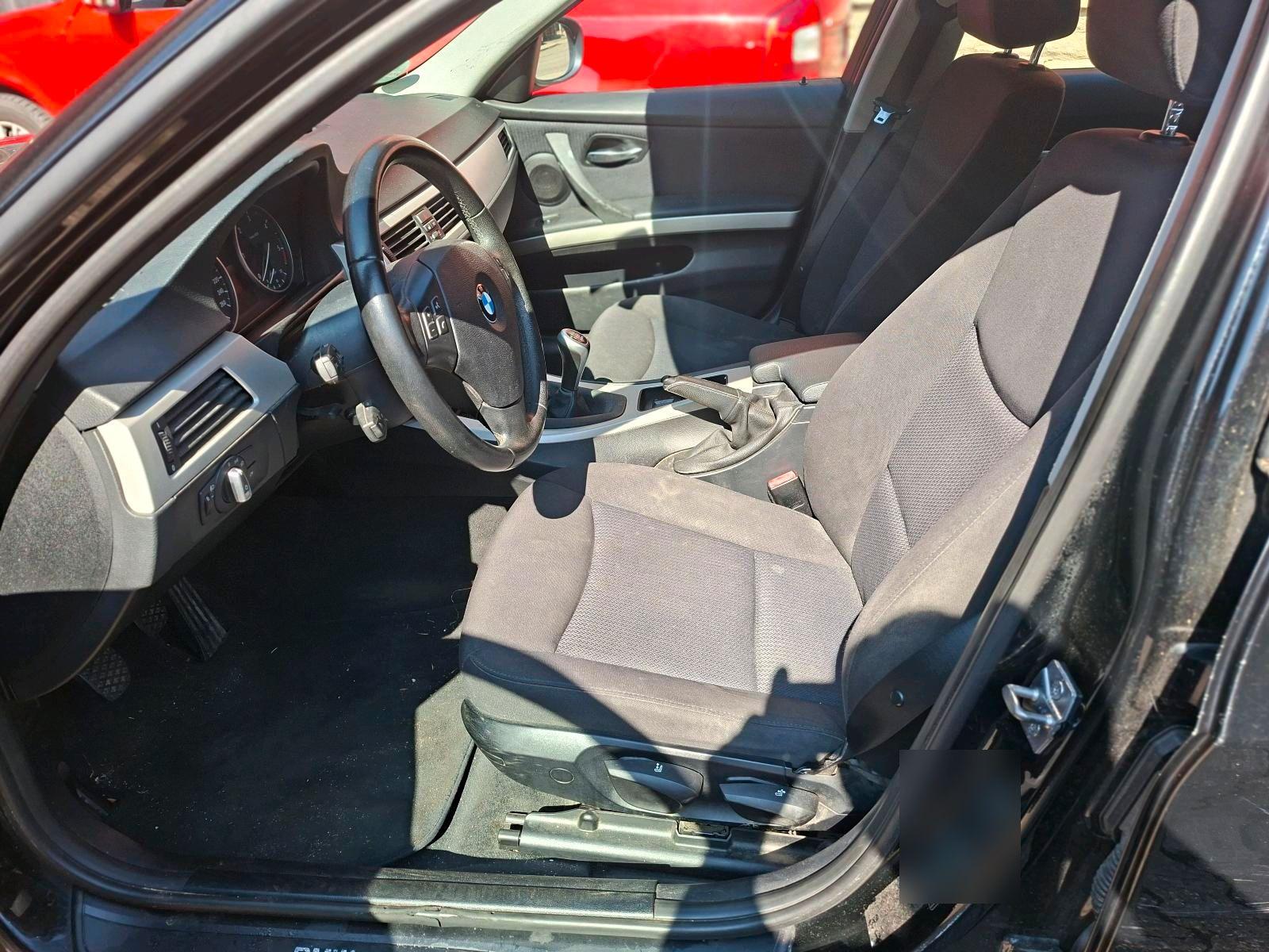 BMW  2010 — photo 5