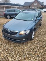Skoda Superb 1.6 TDI Green tec Exclusive Combi - Skoda Superb mit Diesel-Antrieb: 1.6