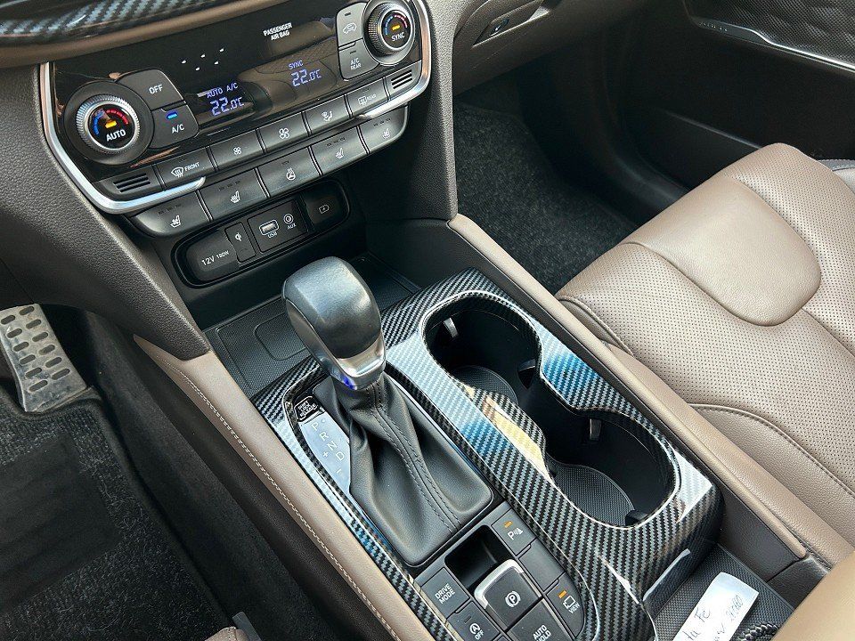 Fahrzeugabbildung Hyundai SANTA FE SEVEN 2.2 CRDi 4WD 8AT PREMIUM PANO 1HD