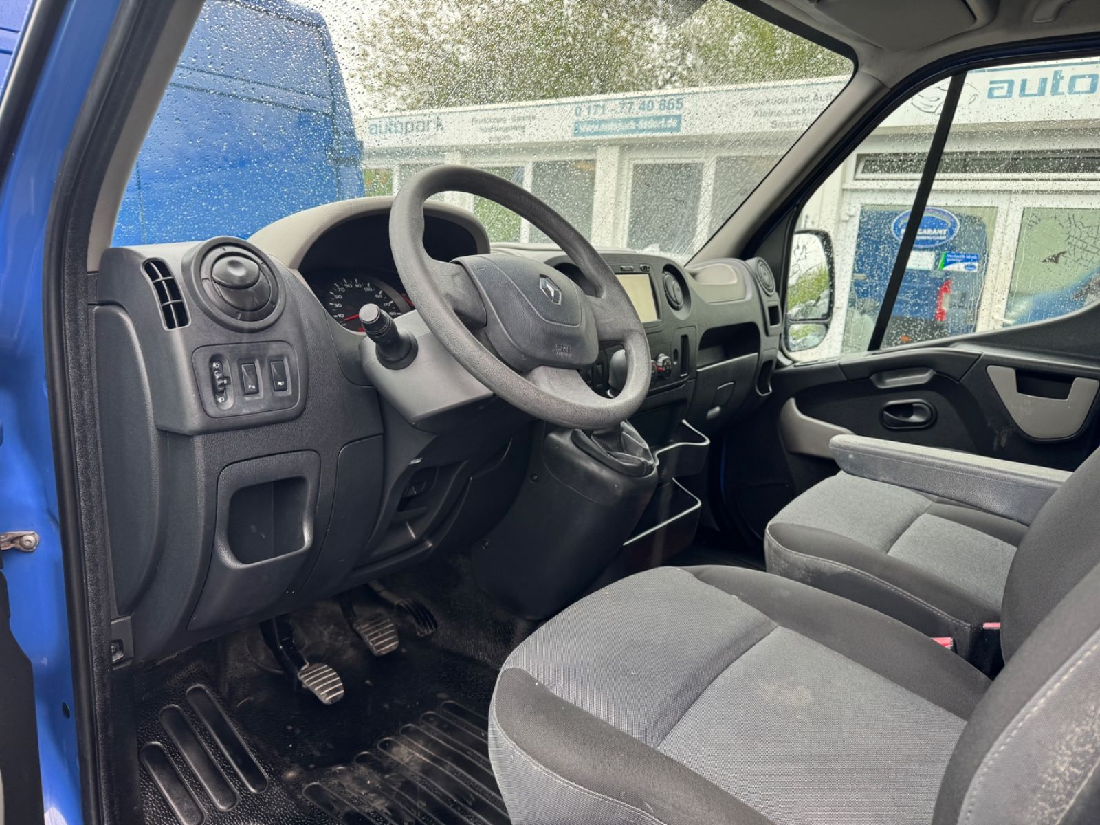 Fahrzeugabbildung Renault Master III Kasten L2H2 HKa 3,3t Klimaanlage