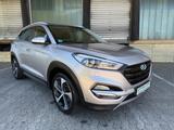 Hyundai TUCSON 2.0 CRDi 135kW Premium 4WD Automatik - mit Diesel-Antrieb: Gold, Allradantrieb, Geländewagen, Automatik, 2.0