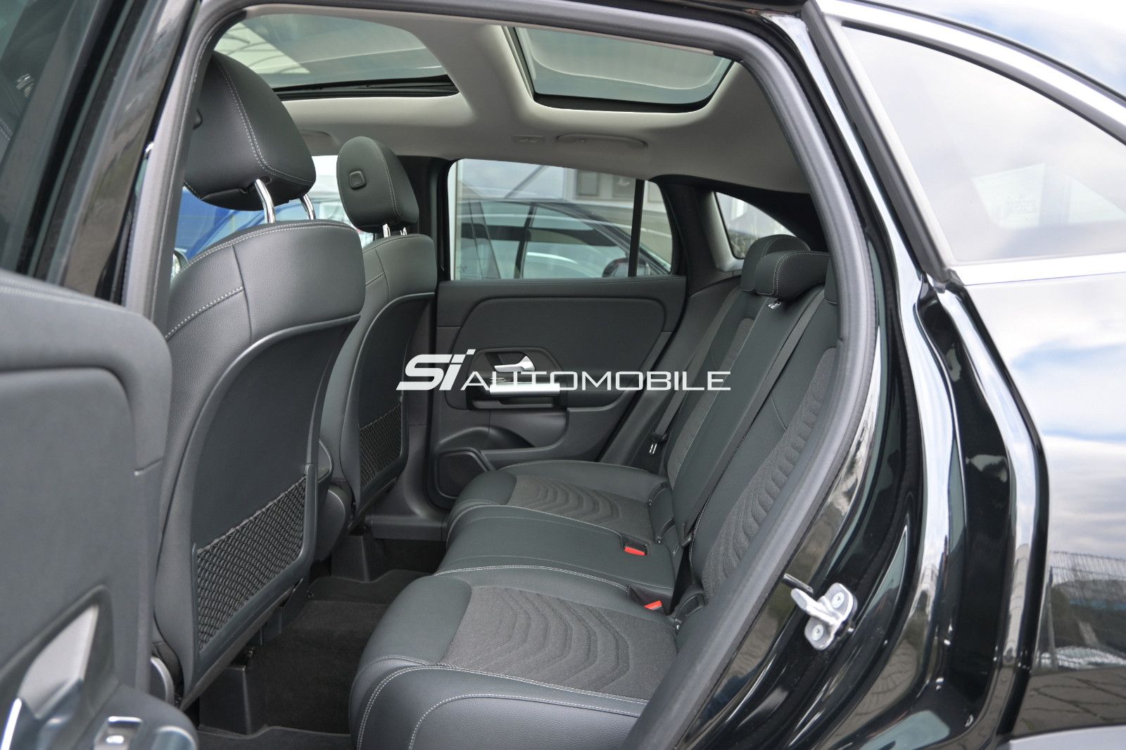 Fahrzeugabbildung Mercedes-Benz GLA 180 d DCT Progressive °ACC°PANO°MEMO°KEYLESS