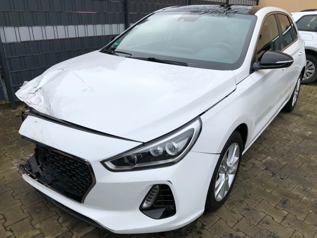 Hyundai i30 Intro