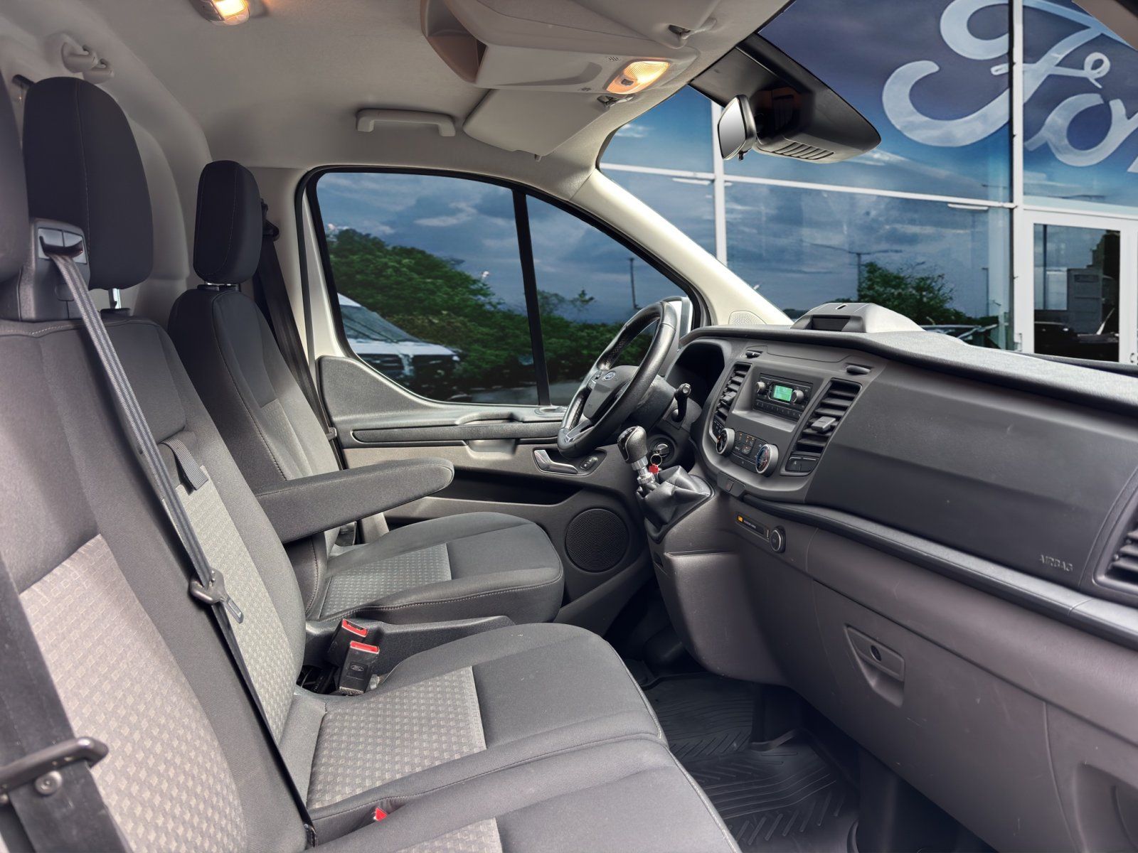 Fahrzeugabbildung Ford Transit Custom 340 L2 Trend