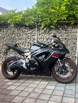Suzuki GSX-R 600 nur 15.000 km, top Originalzustand - Angebote