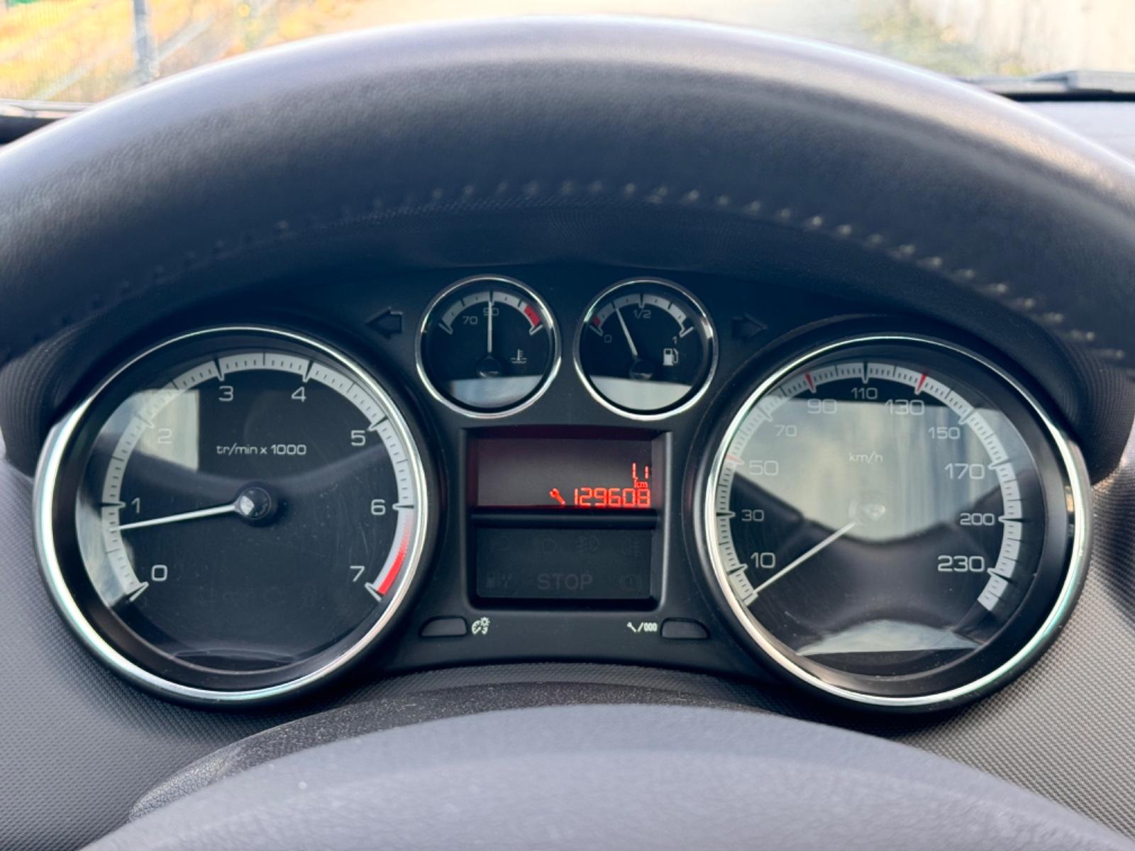 Peugeot 308 2010 — photo 14