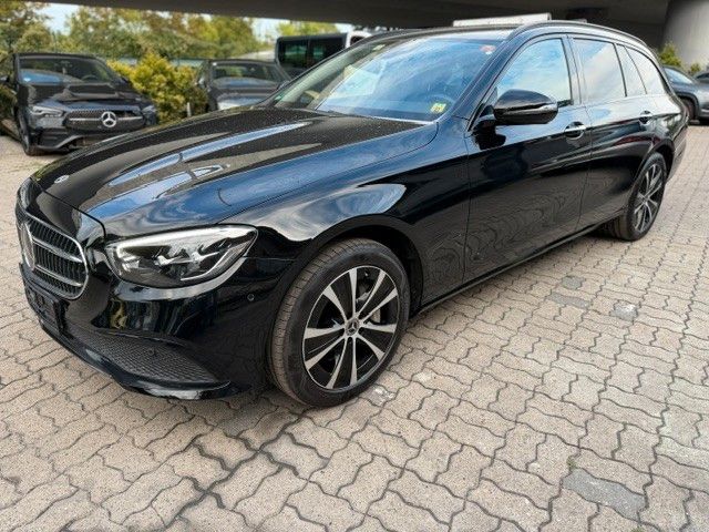Image of Mercedes-Benz E 300