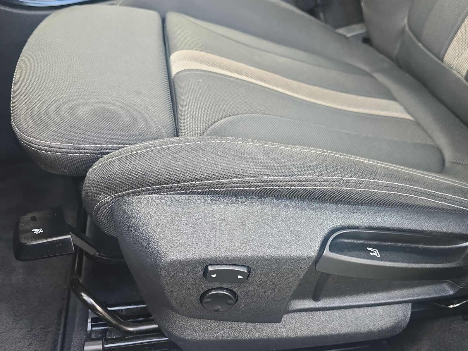 Fahrzeugabbildung BMW X1 xDrive 18 d Sport Line AUTOMATIK