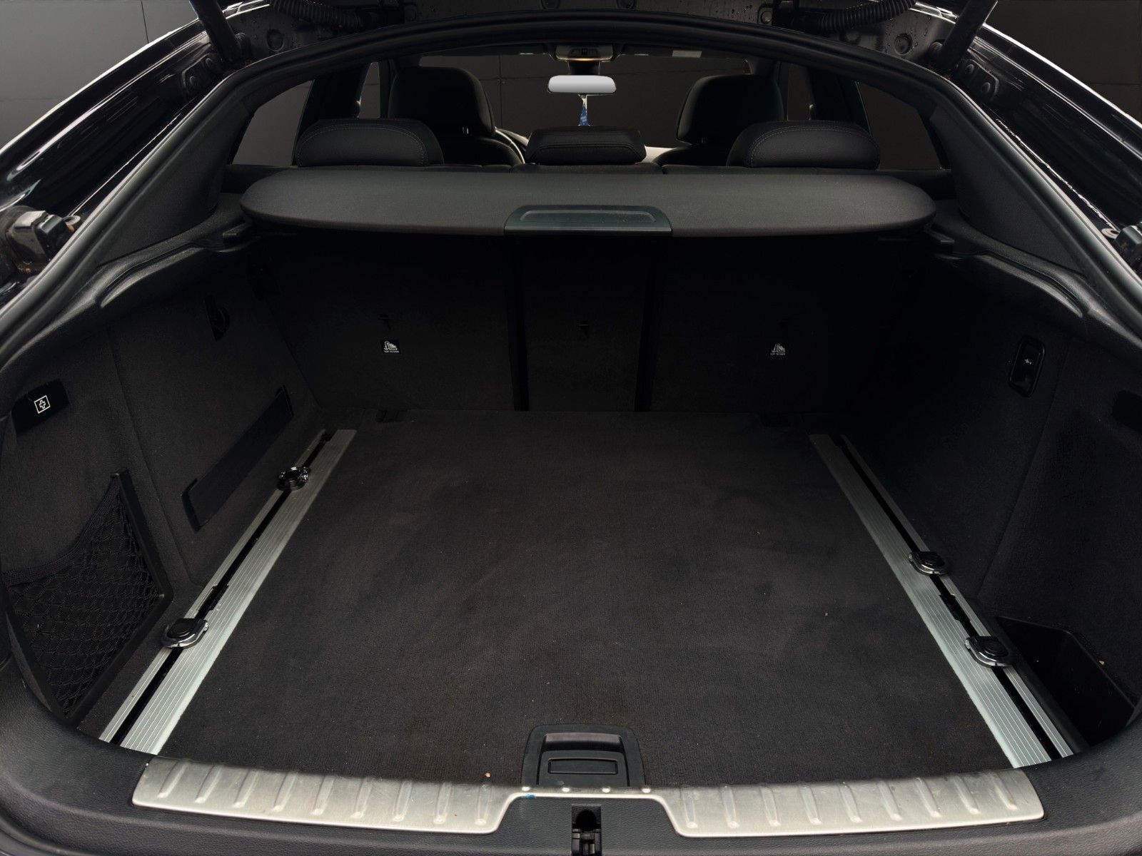 Fahrzeugabbildung BMW X6 xDrive Schiebedach/AHK/360°/M-Paket/H&K