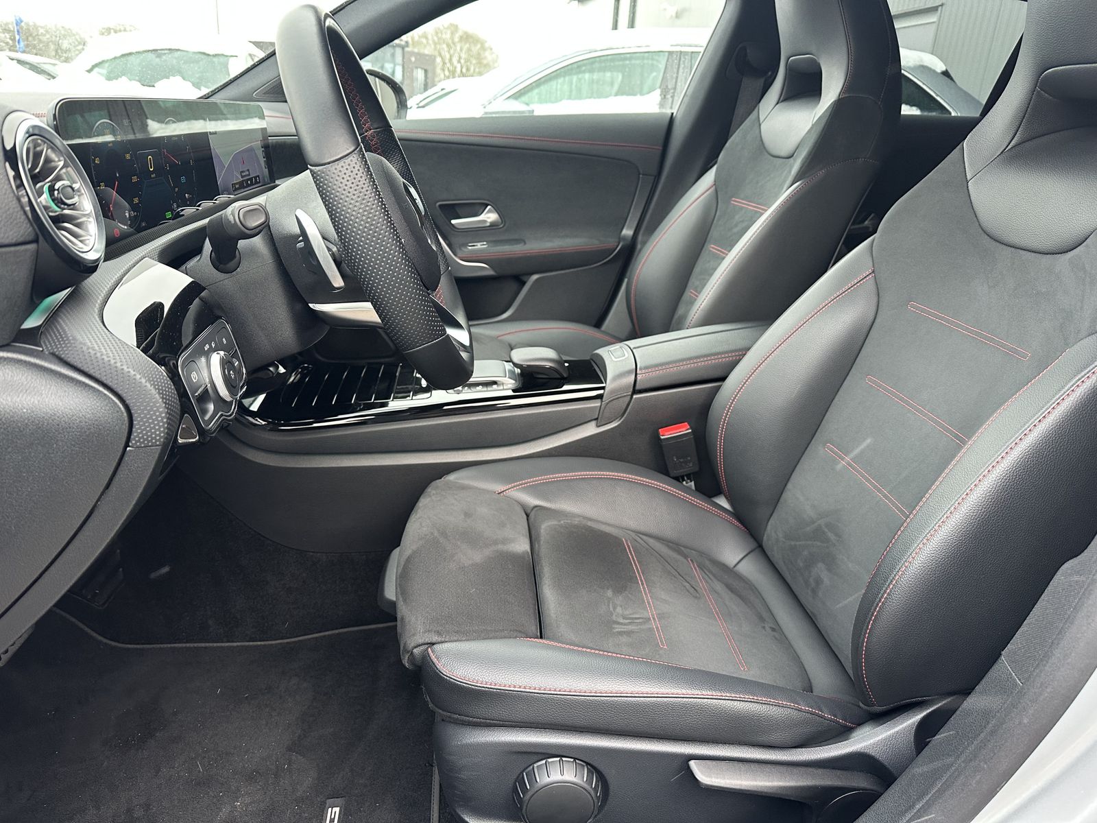 Fahrzeugabbildung Mercedes-Benz CLA 250e Shooting Brake NIGHT-PAKET+NAV+LED+19ZO