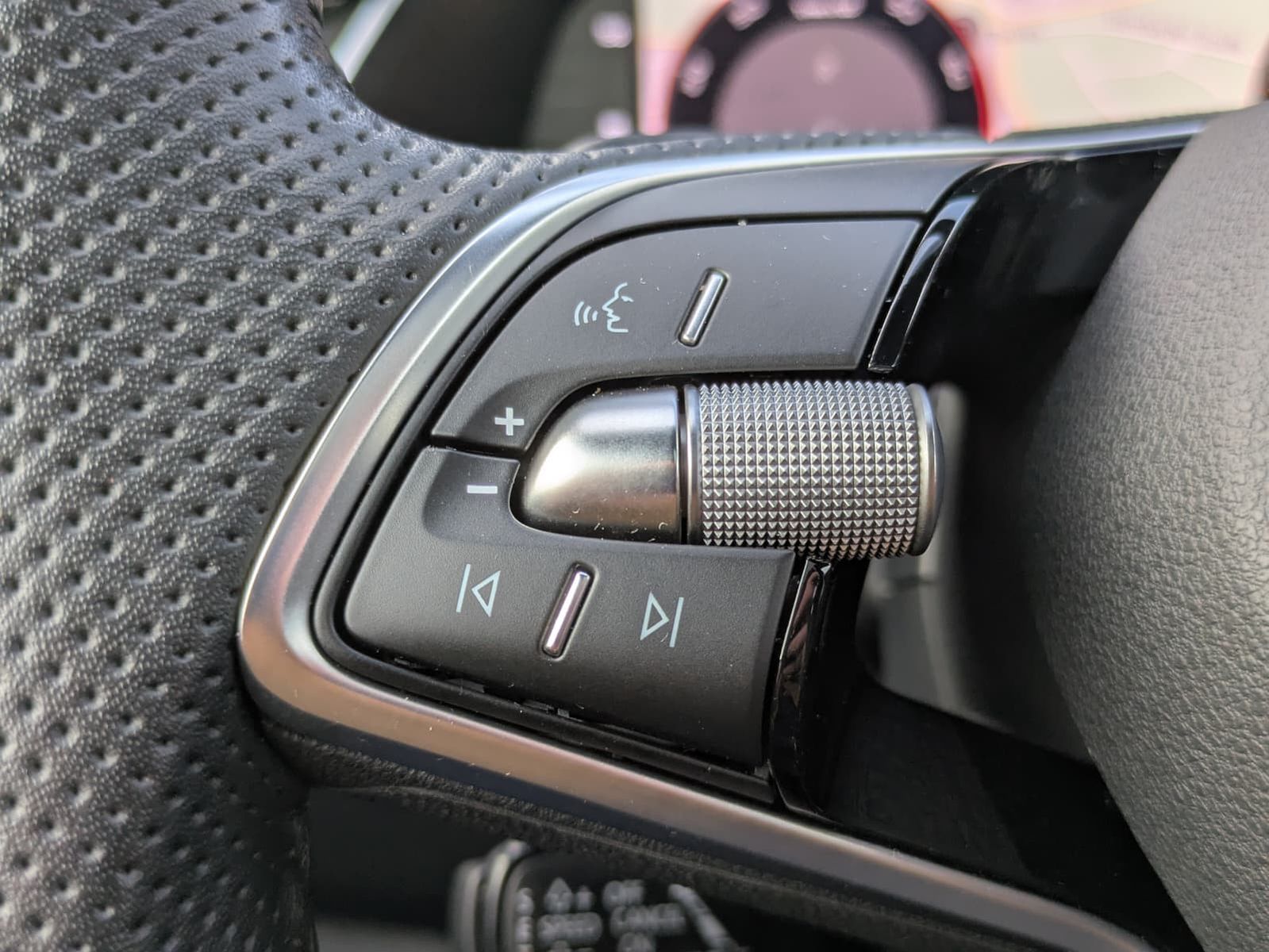 Fahrzeugabbildung SKODA Octavia 1.5 DSG Sportline PANO*MATRIX*AHK*5J.GAR