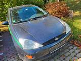 Ford Fokus - Ford Focus aus 2000: Kombi