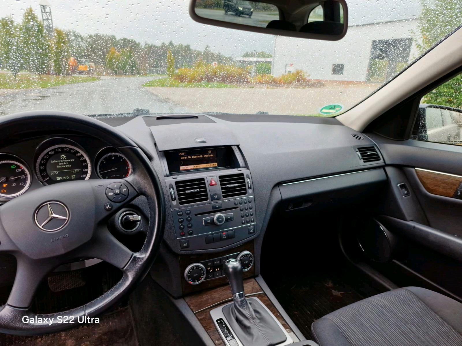 Mercedes-Benz C200 2010 — photo 9