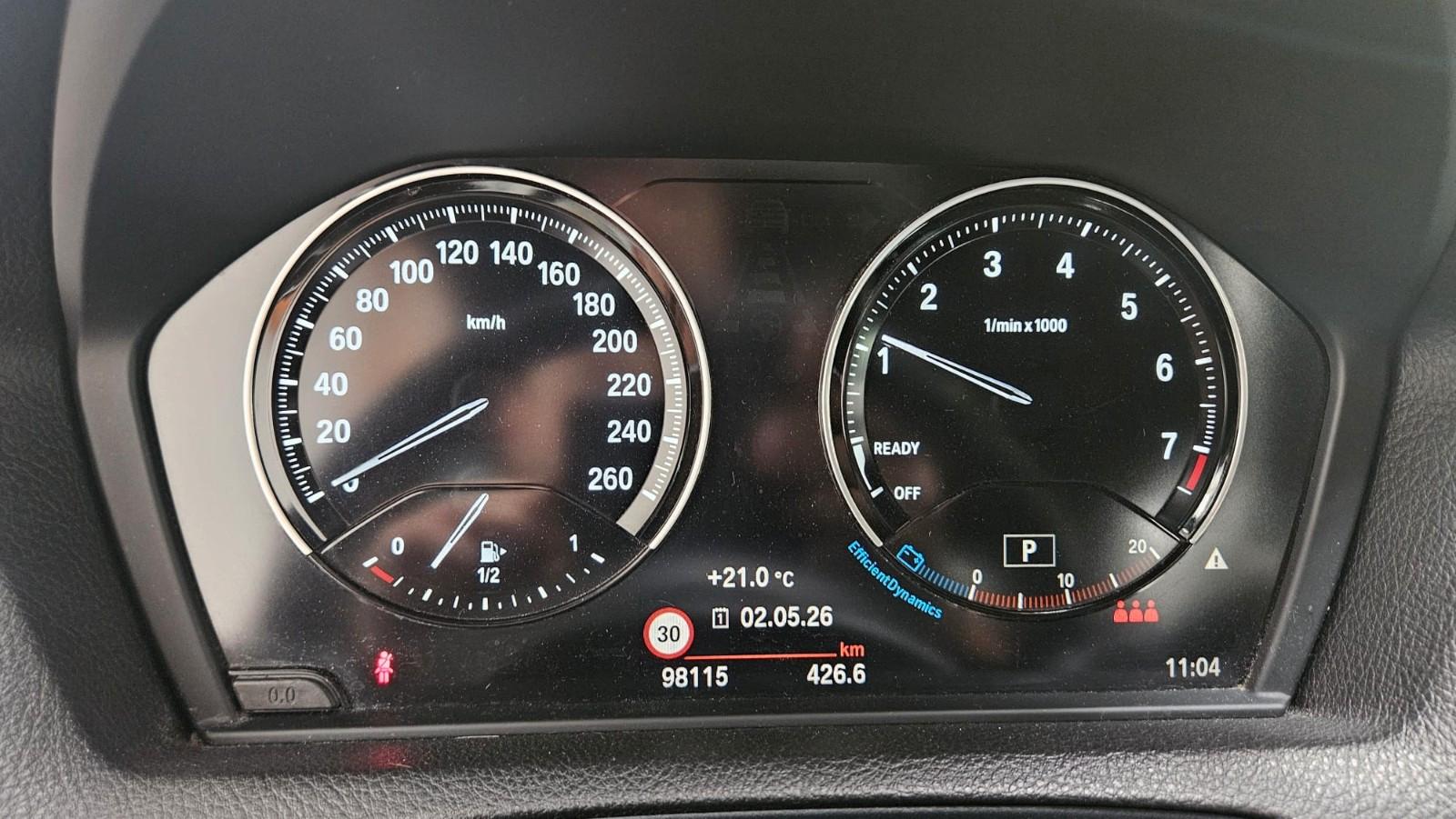 BMW 120i Vollleder Navi Tempomat Sitzheizung PDC LED