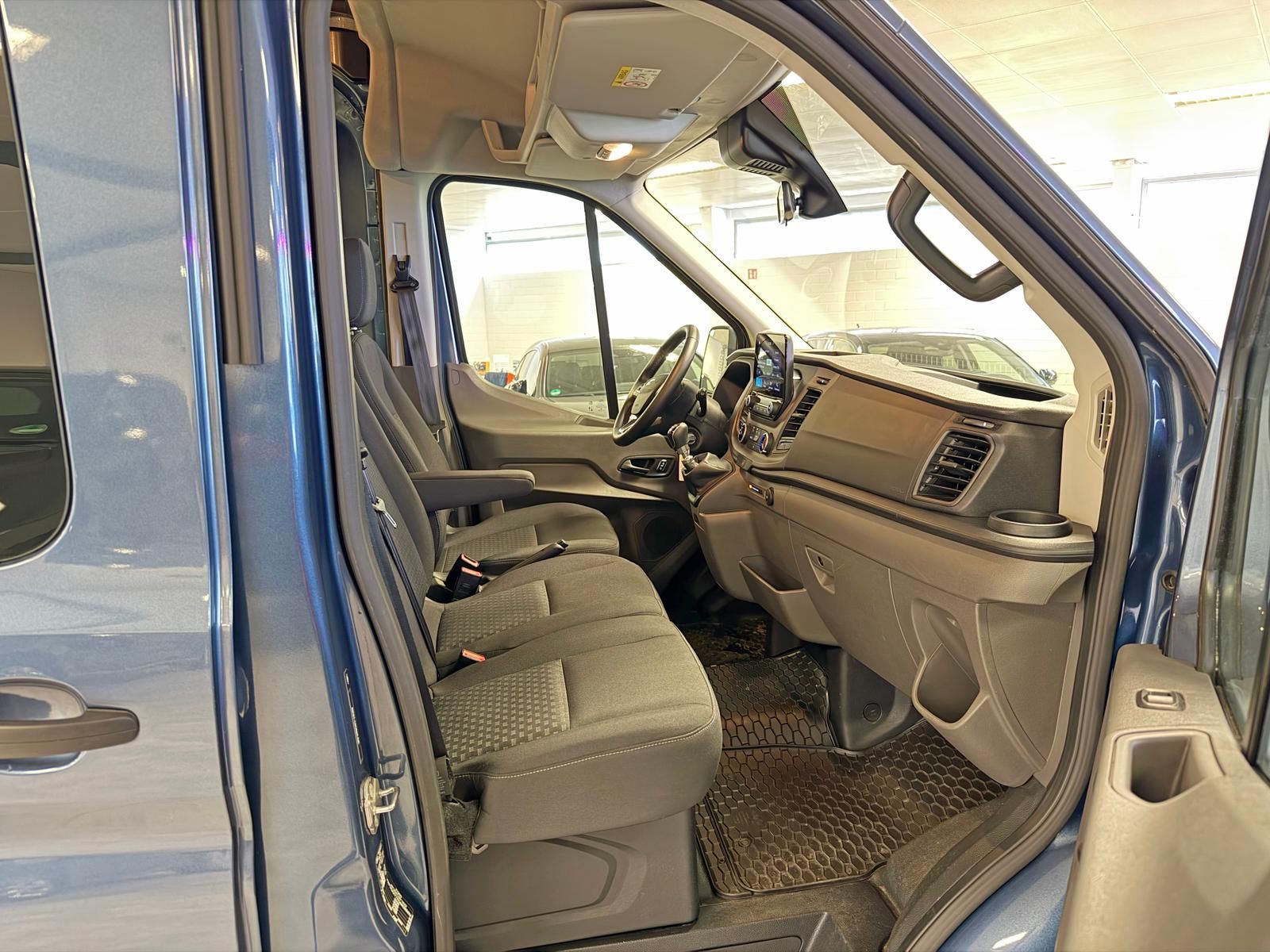 Fahrzeugabbildung Ford TRANSIT 350 L3H2 MIXTO/7-SITZE/R-CAM/PDC/CARPLAY