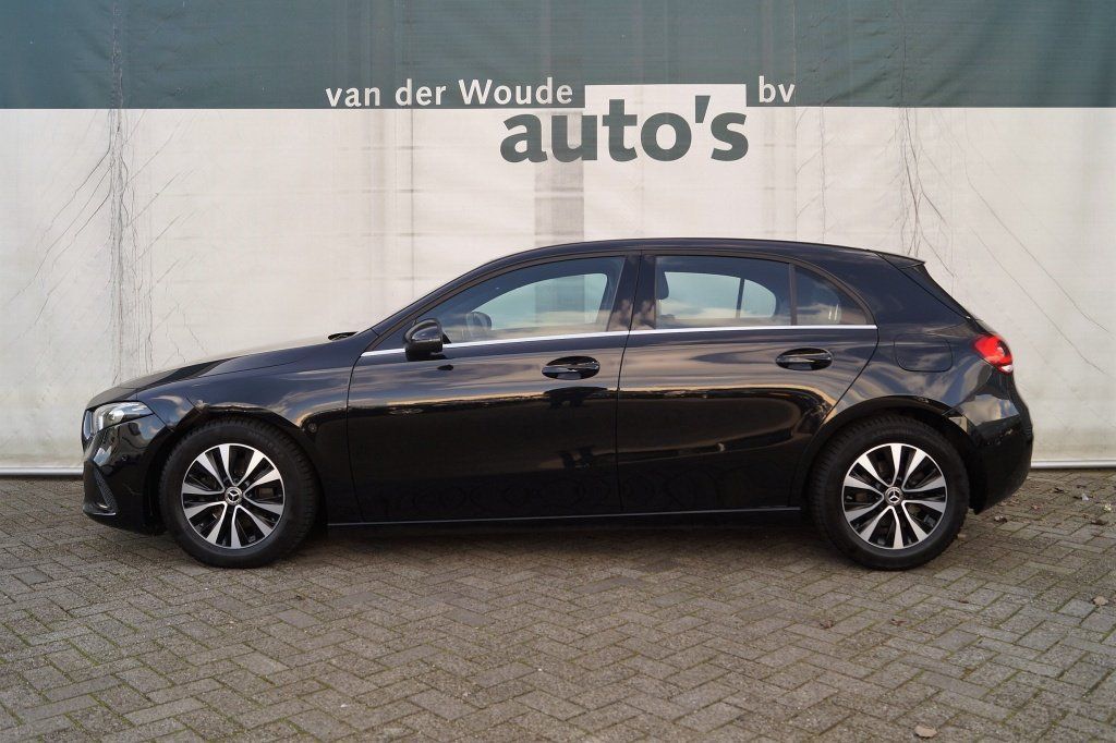 MERCEDES-BENZ A 180 180d Premium Style -LED-NAVI-ECC-PDC-CAM-