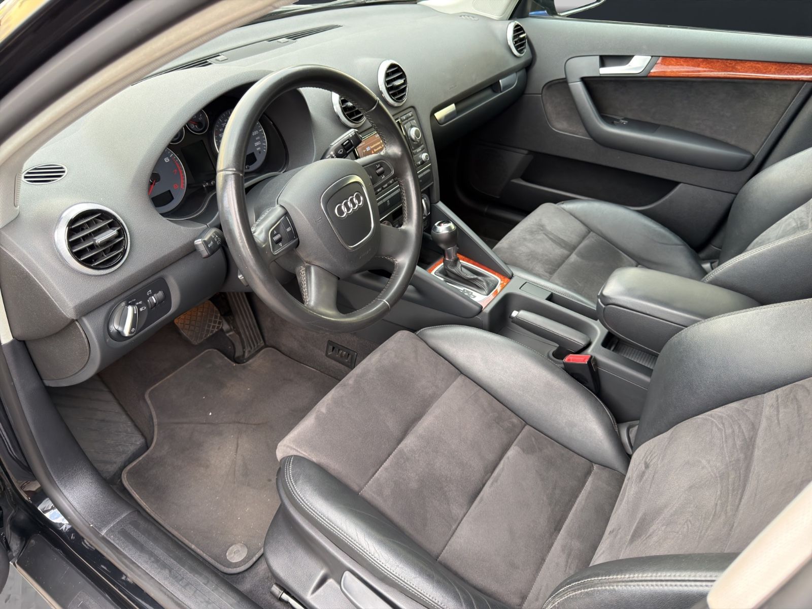 Fahrzeugabbildung Audi A3 Sportback 1.8 TFSI*2*Hand*Xenon*Automatik