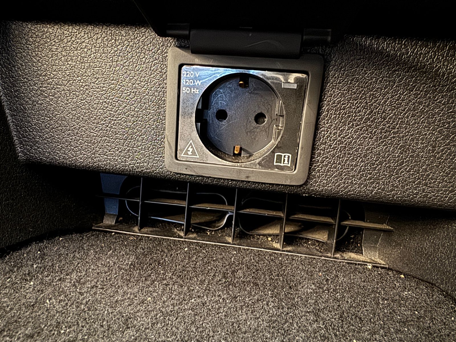 Fahrzeugabbildung Toyota DETHLEFFS CROSSCAMP FLEX 7-SITZER AUFSTELLDACH