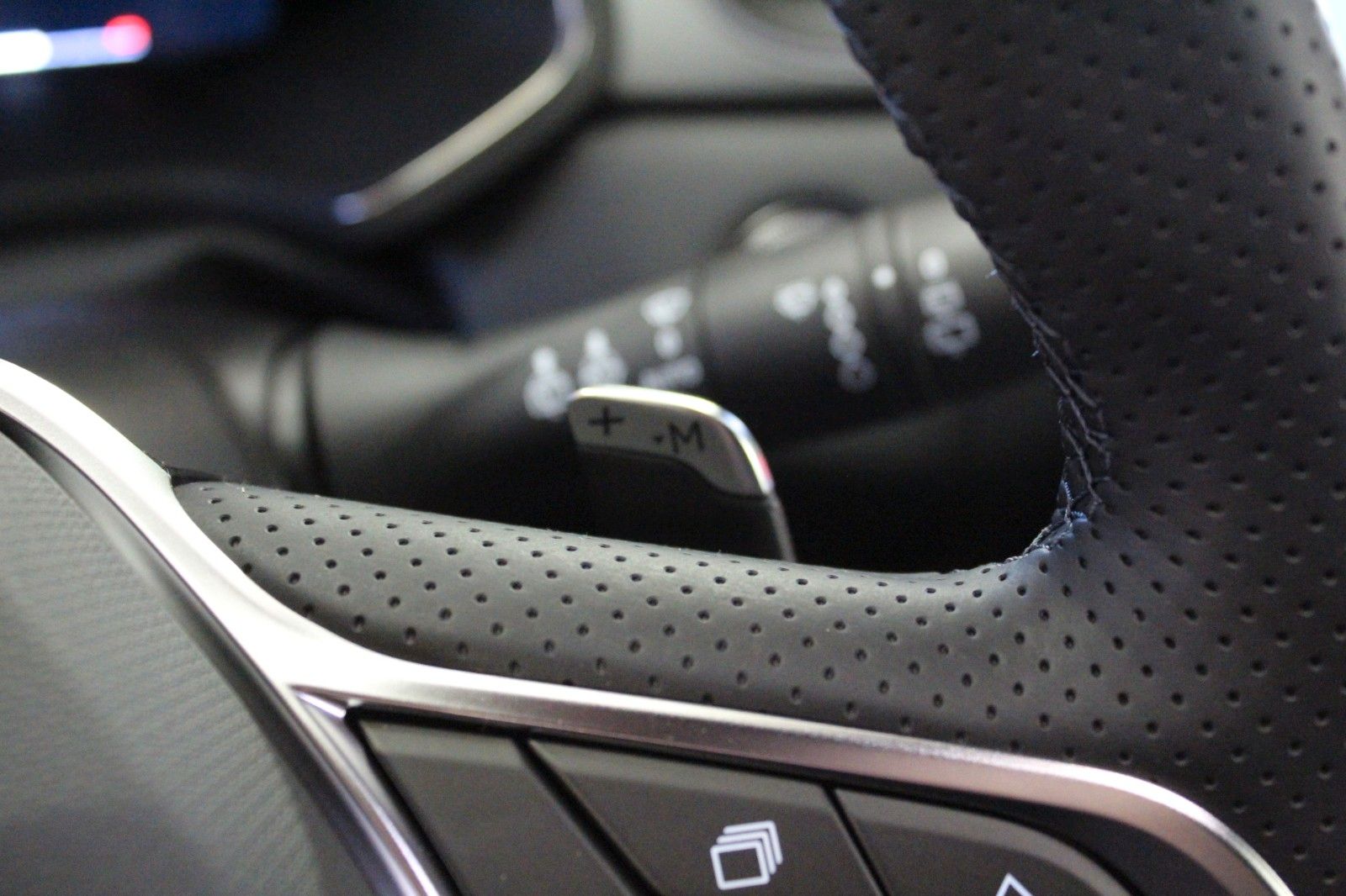 Fahrzeugabbildung Renault Captur Mild Hybrid 140 Techno *Navi* Sitzhzg*