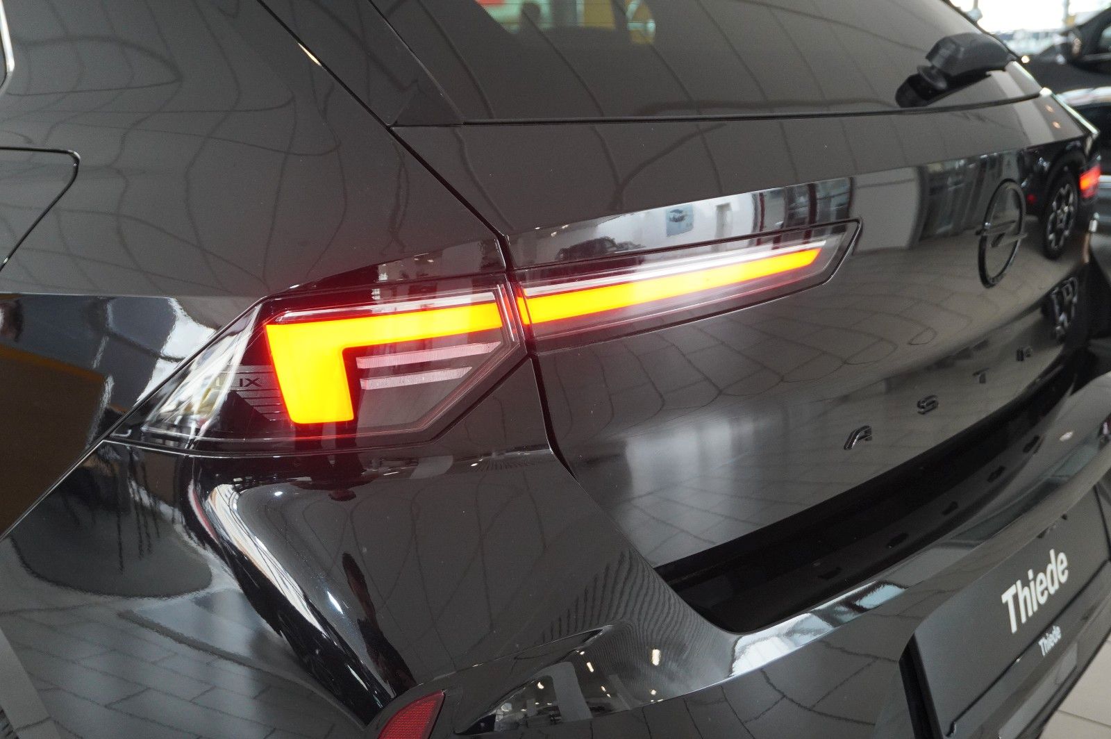 Fahrzeugabbildung Opel Astra L Lim. 1.6 HYBRID GS SPORT NAVI/LED/360°