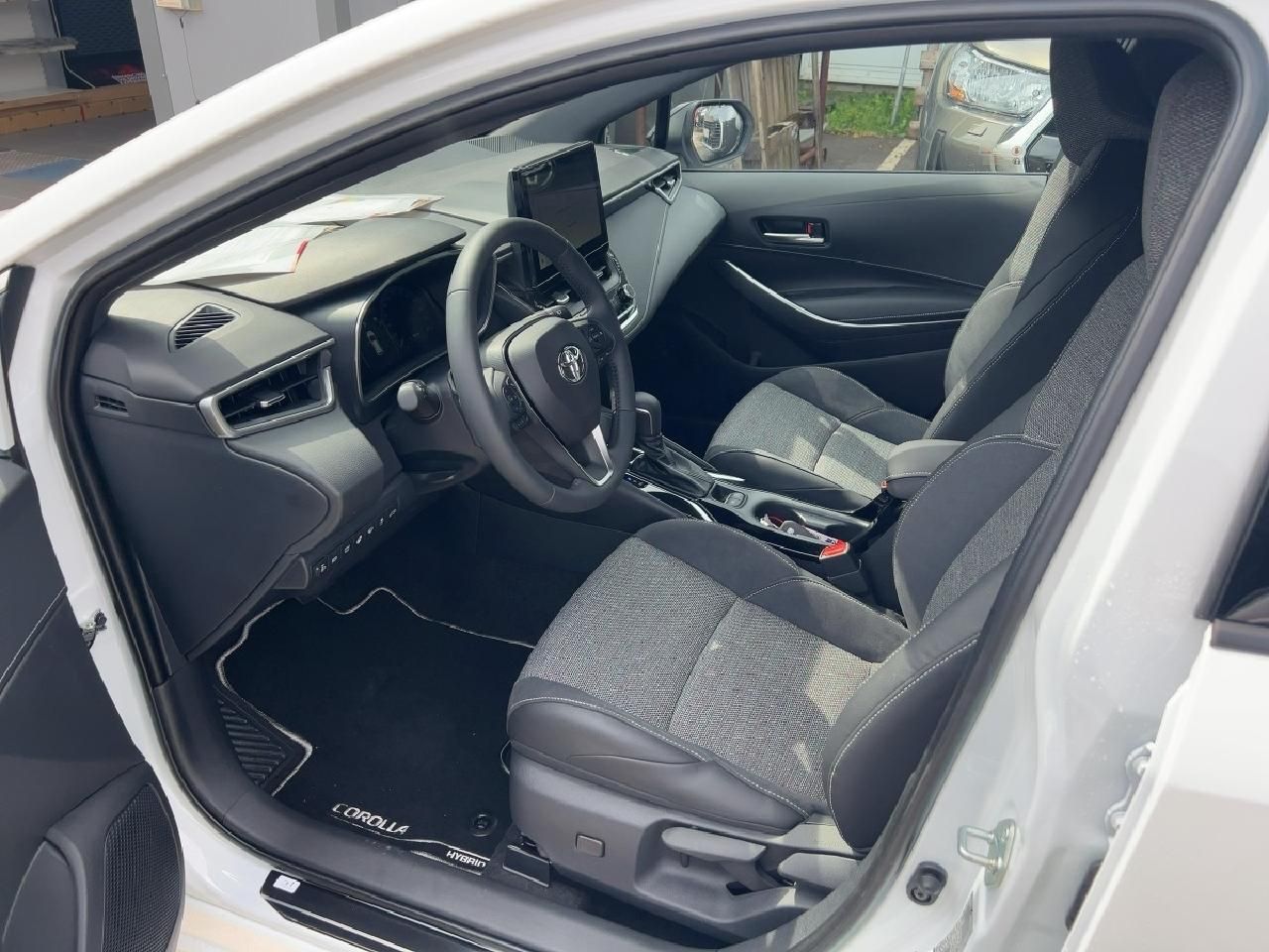 Fahrzeugabbildung Toyota Corolla TS 2,0 Hybrid Teamplayer + Technik-Paket