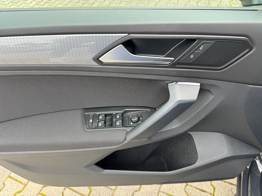 Tiguan 2.0 TDI DSG *NAVI*KEYLESS*REARVIEW*