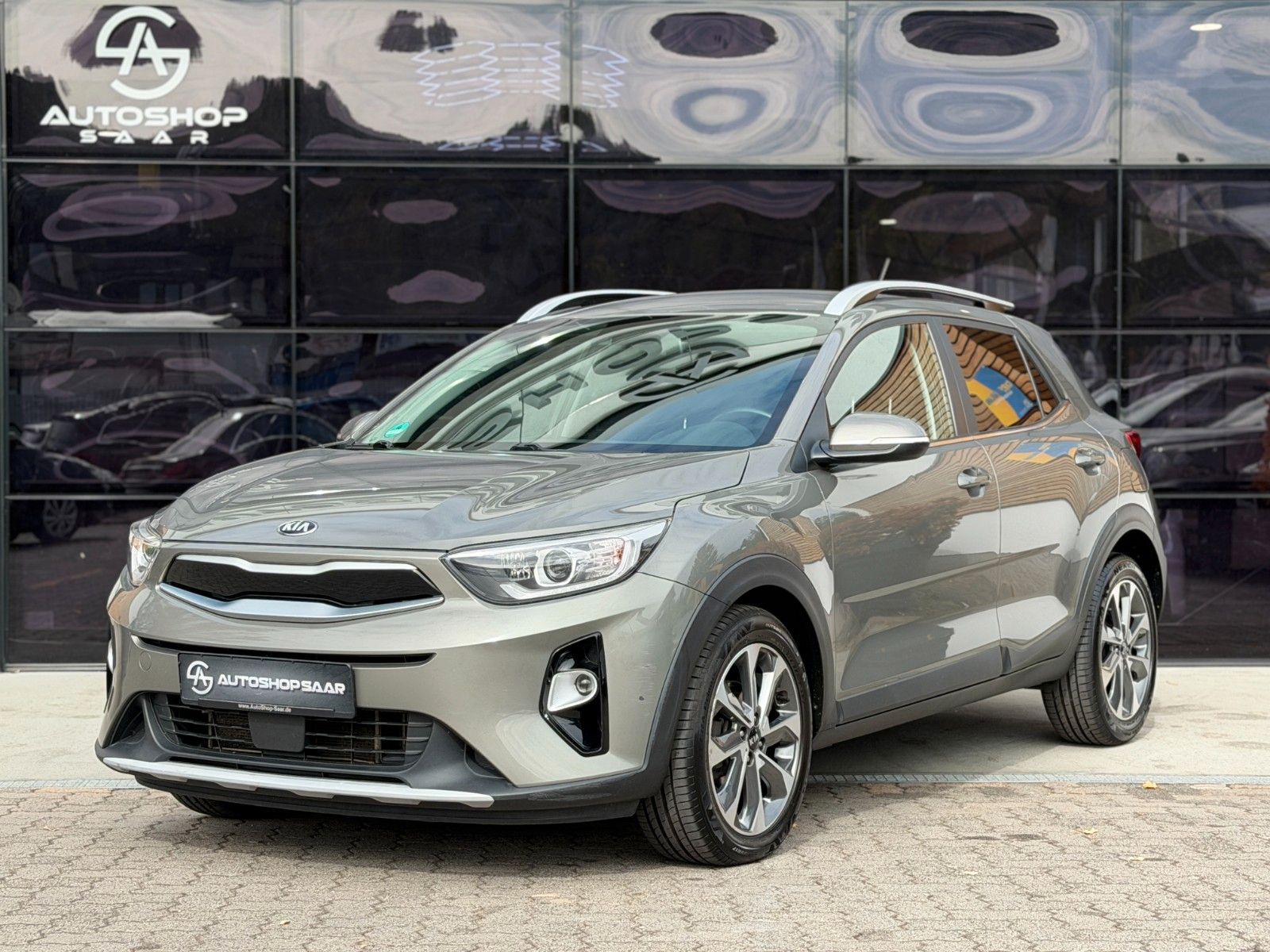 KIA Stonic 2018, 1.0 benzīns, Manuāls, SUV/Apvidus, Zaļš — Latvijā