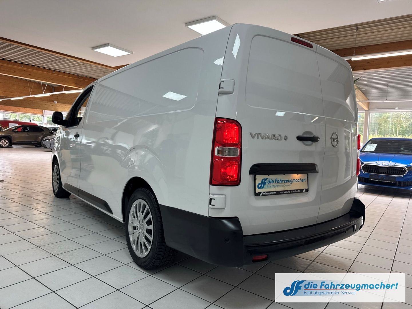 Fahrzeugabbildung Opel Vivaro Kasten -e Elegance L 75 kWh HUD Navi Appl