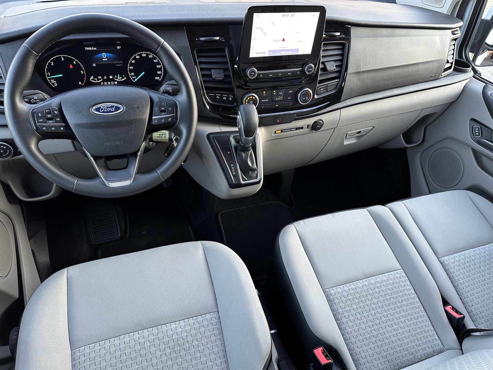 Fahrzeugabbildung Ford Tourneo Custom 320 L1H1 NAV+AHK+KAMERA+ACC+SHZ