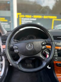 Mercedes E 220 - 11