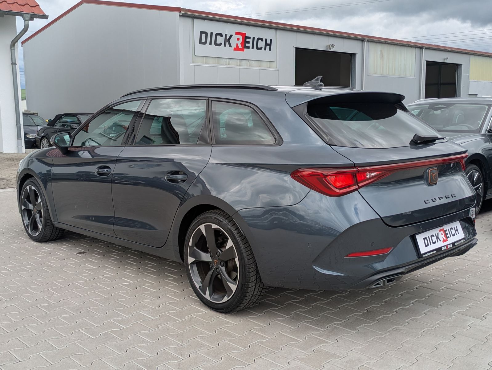 Fahrzeugabbildung CUPRA Leon 1.5 eTSI DSG MATRIX-LED*ACC*APP*KAMERA*18"