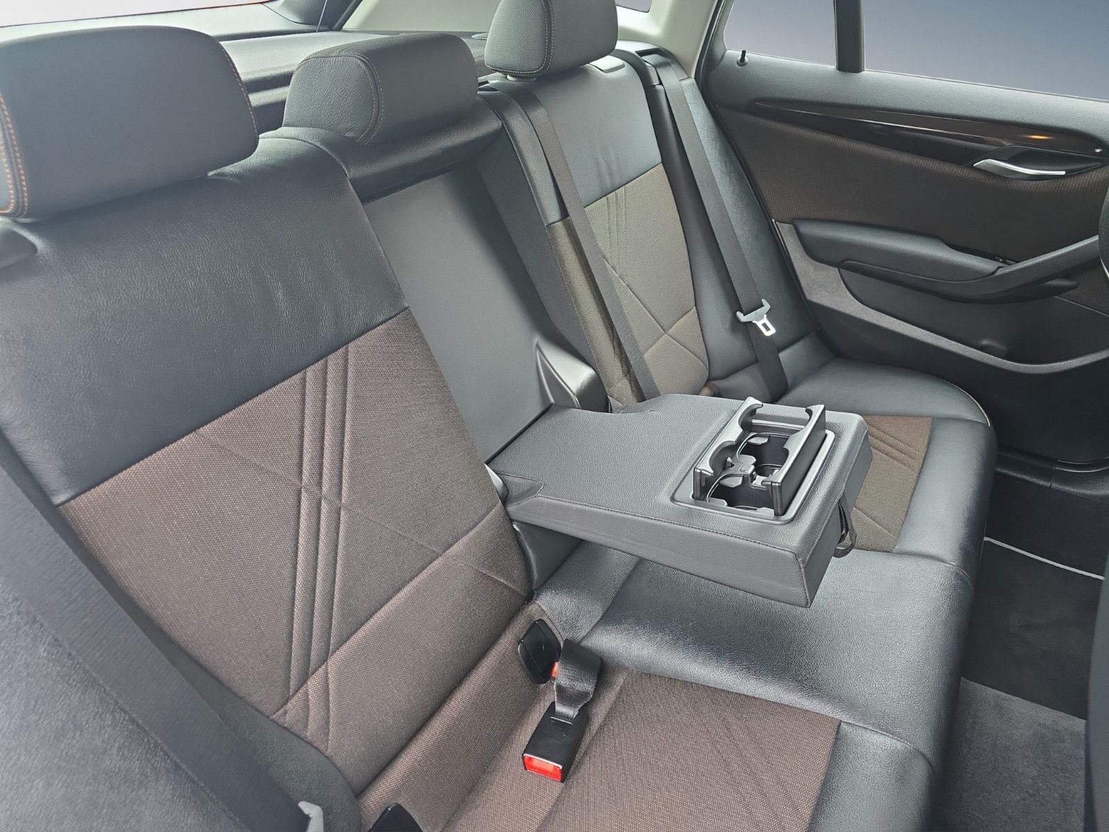 Fahrzeugabbildung BMW Baureihe X1 sDrive 18d,LEDER, PDC,SHZ,NAVi